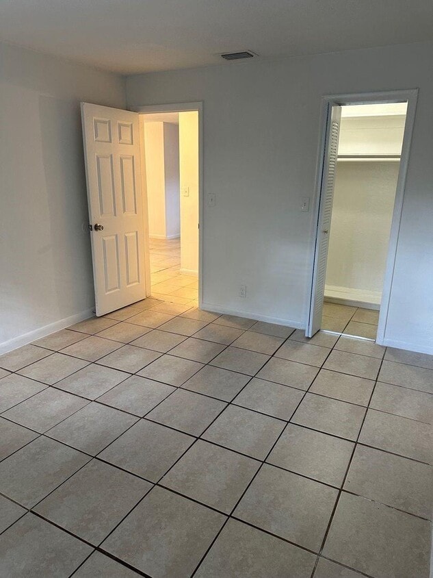 Foto del edificio - 3800 N University Dr