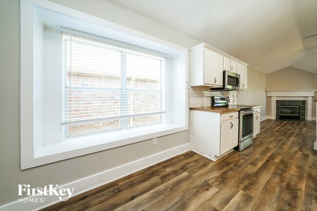 Foto del edificio - 11921 Hickory Cir