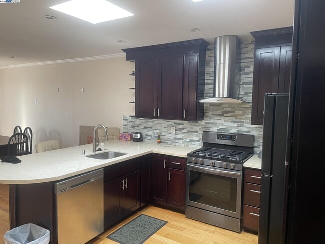 Foto del edificio - 586 39th Ave