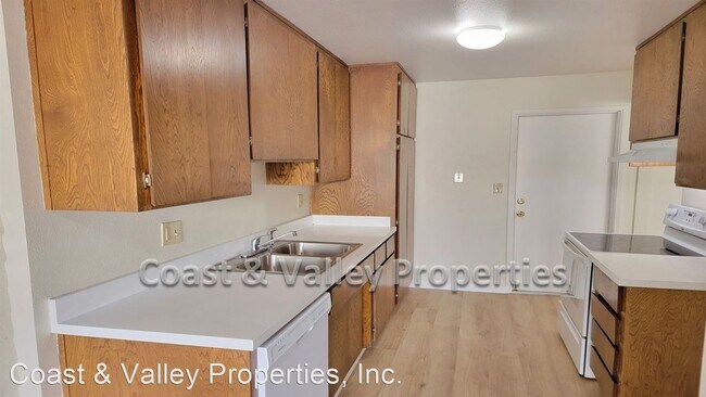 Building Photo - 2 br, 1 bath House - 1507 Cherokee Dr.