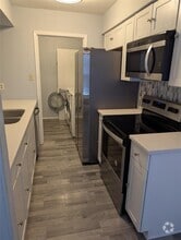 Building Photo - 2102 Kirksey Dr