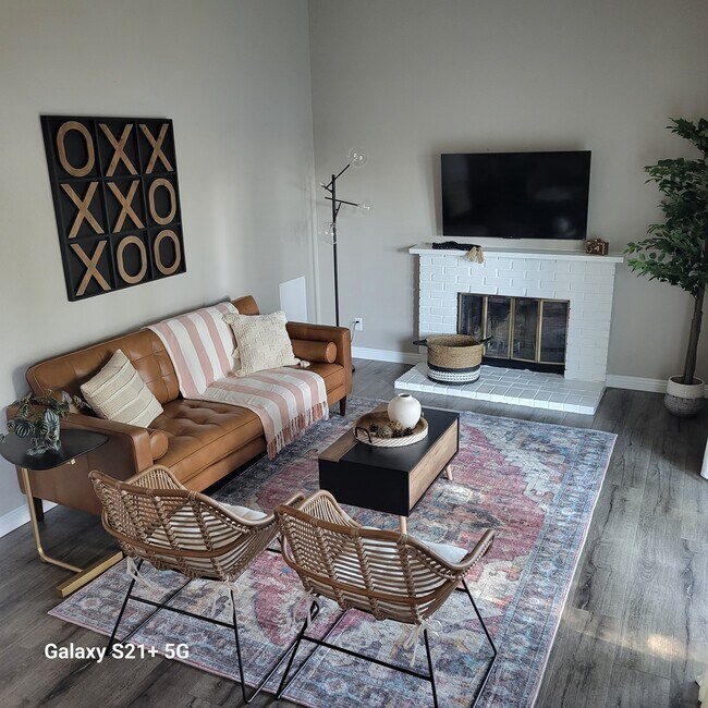 Building Photo - 13911 Elmwood Ct