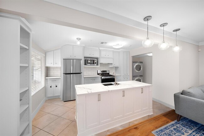 Foto del edificio - 954 W 41st St