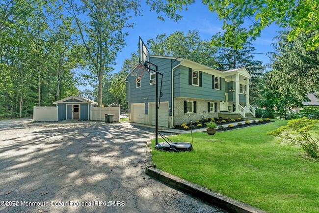 Foto del edificio - 532 Frank Applegate Rd