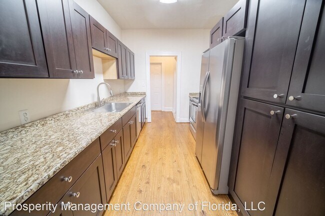 Building Photo - 4 br, 2 bath House - 1021 SW 5th Ave