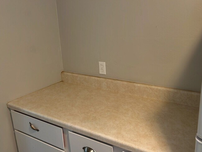 Foto del edificio - 1720 Cherry Ln