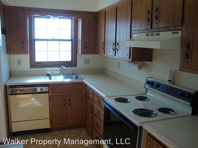 Building Photo - 2530 W Memorial Dr