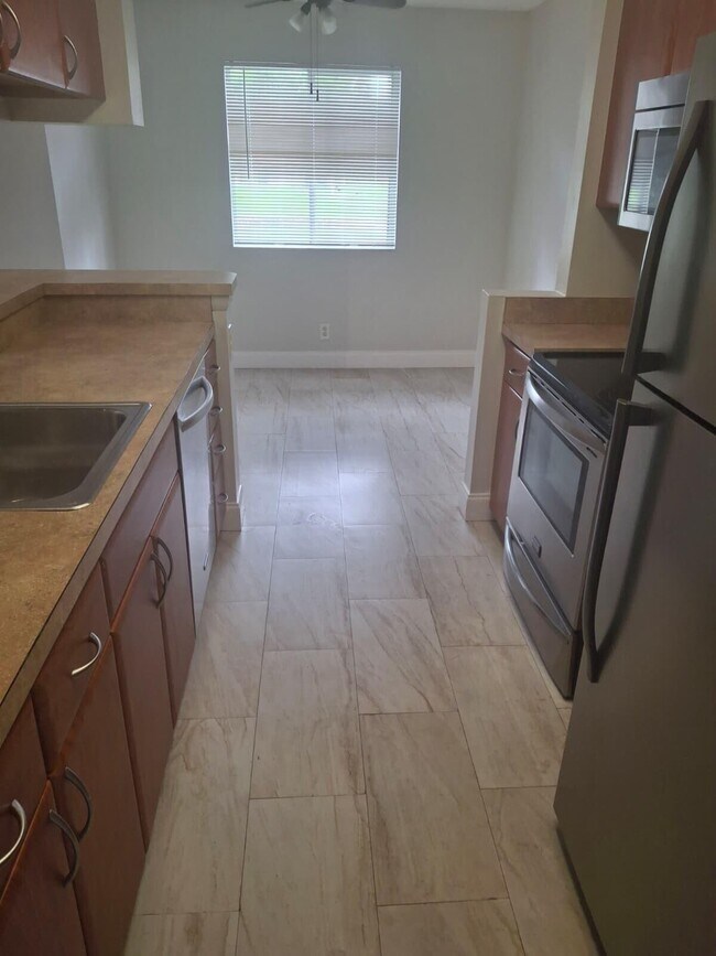 Foto del edificio - 9833 Westview Dr