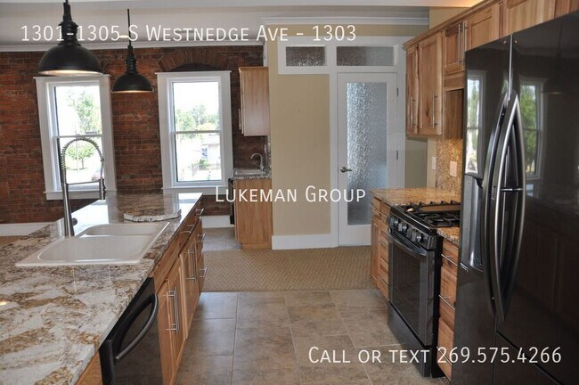 Building Photo - 1301-1305 S Westnedge Ave-1303