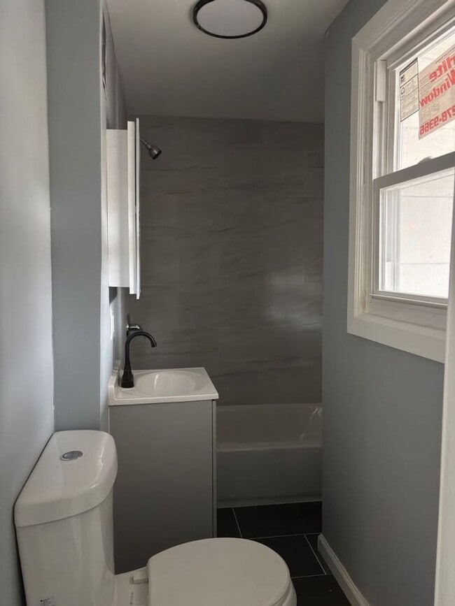 Foto del edificio - 33 Butler St