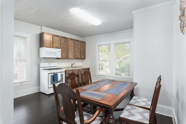 Building Photo - 2680 Post St