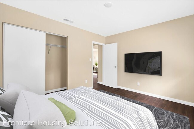 Building Photo - 3 br, 1 bath House - 843 Continental Drive