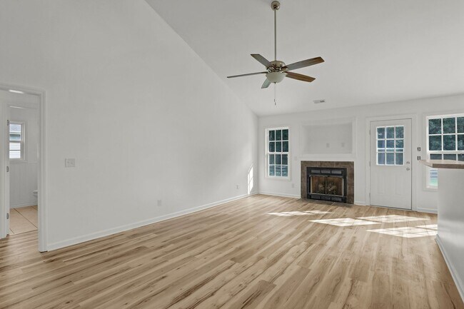Foto del edificio - 244 Blue Creek Farms Drive