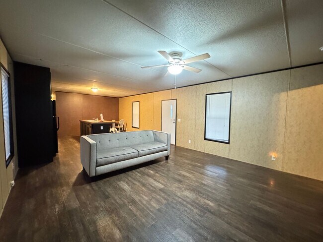 Foto del edificio - 3 Bed 2 Bath Mobile Home