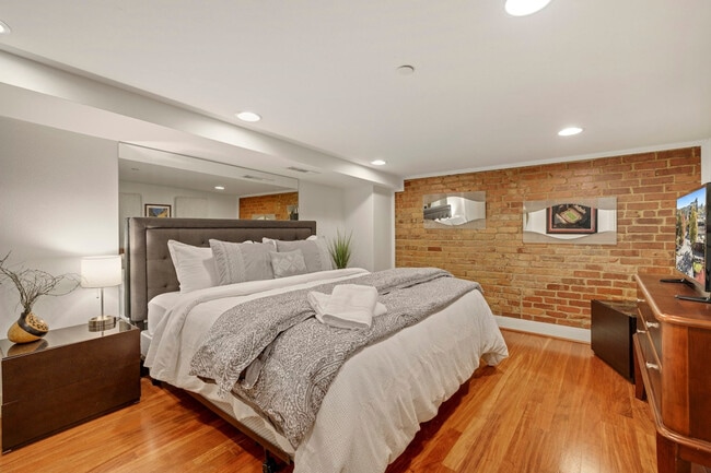 Foto del edificio - 329 N West Ave