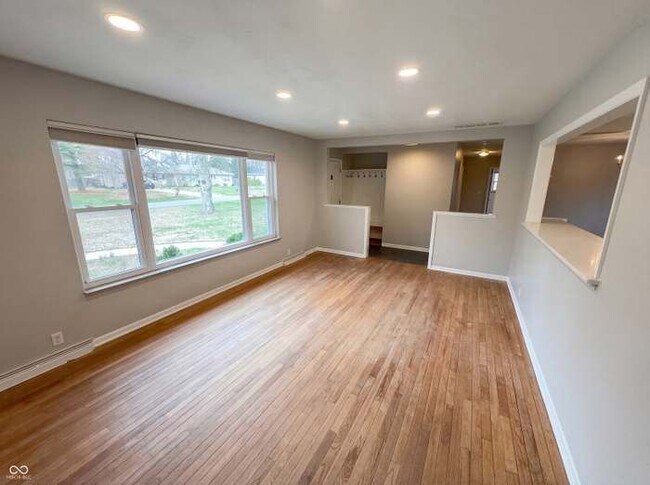 Foto del edificio - 10209 Broadway St