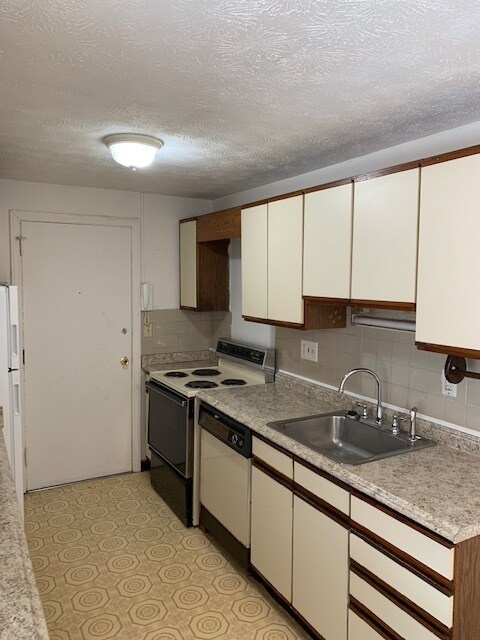 Cocina - 161 Downey Dr