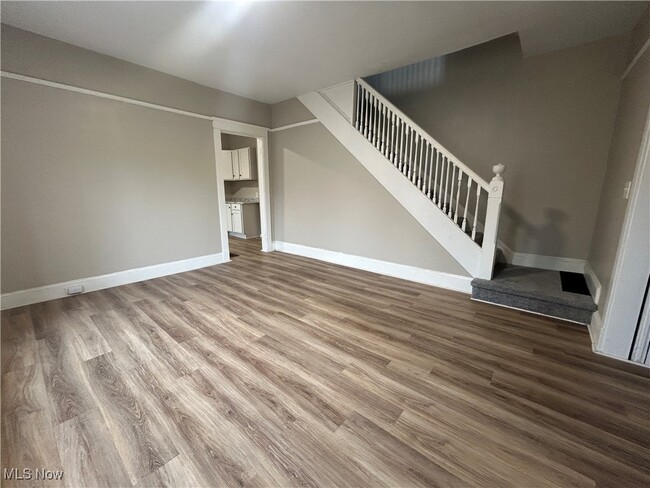 Building Photo - 7417 Linwood Ave