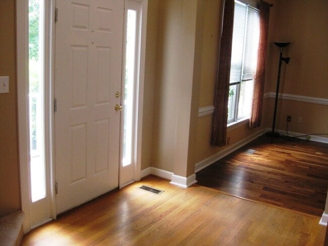 Foto del edificio - Pre-lease now for April!