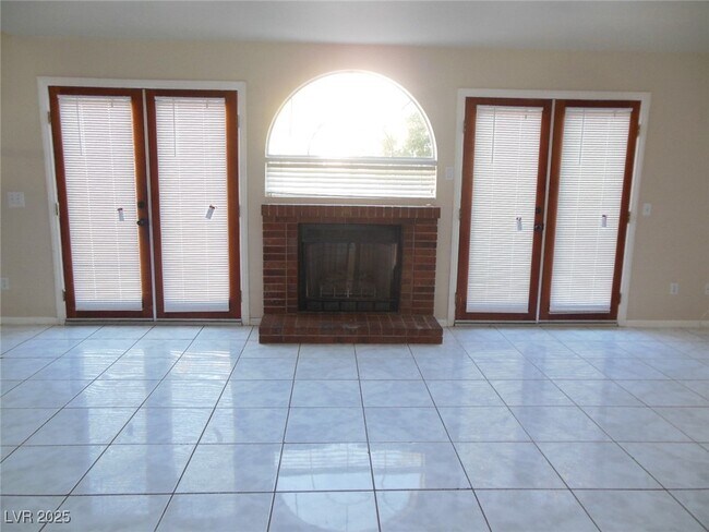 Foto del edificio - 8304 Emerald Isle Ave