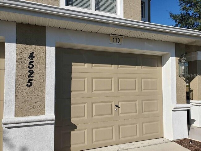 Foto del edificio - 4525 SW 52nd Cir