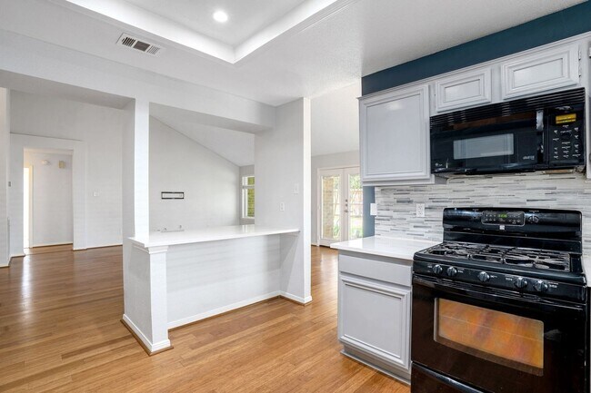 Foto del edificio - Spacious 4BR House in Houston
