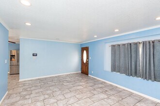 Building Photo - 1302 Elkelton Blvd