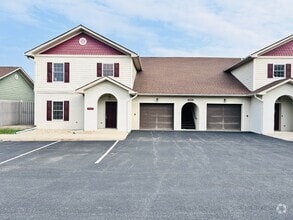 Building Photo - 38 Rosette Ln