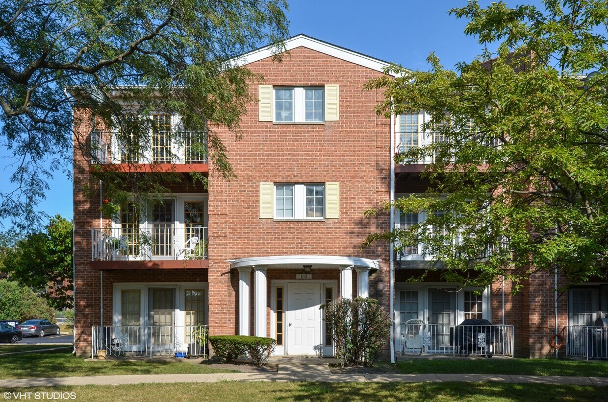 615 Quincy Bridge Ln Unit 301, Glenview, IL 60025 Condo for Rent in