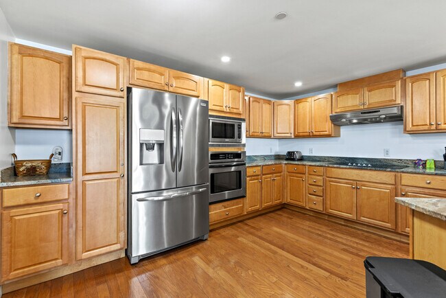 Foto del edificio - 1 E Grand Ave