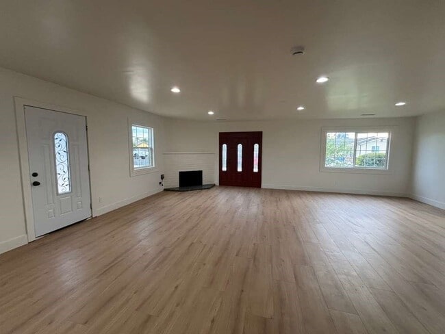 Foto del edificio - 7323 Luxor St