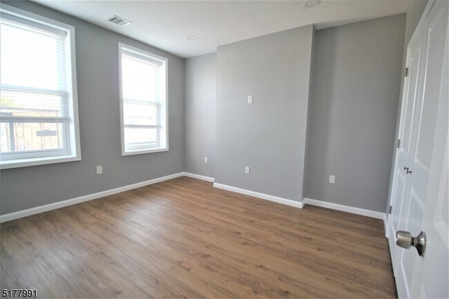 Building Photo - 25 Belmont Ave
