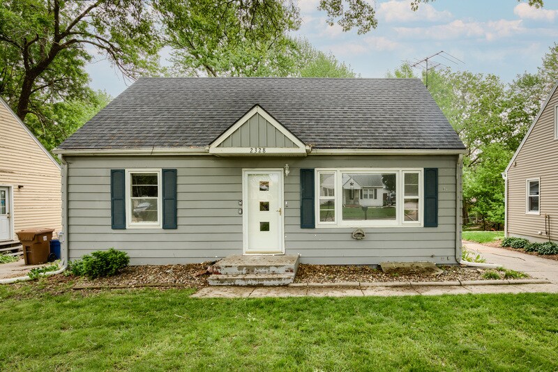 Primary Photo - 2328 N 67th St
