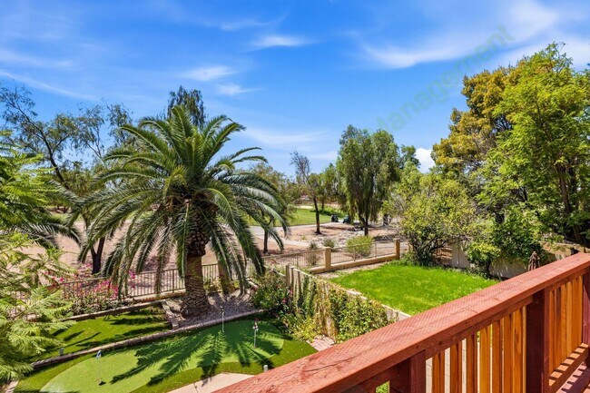 Foto del edificio - Remodeled Alta Mesa Golf Course Home with Private Balcony and Putting Green