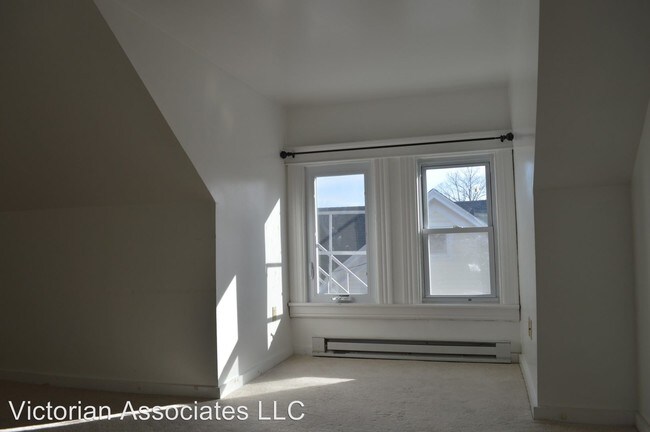 Building Photo - 46 Locust Ave