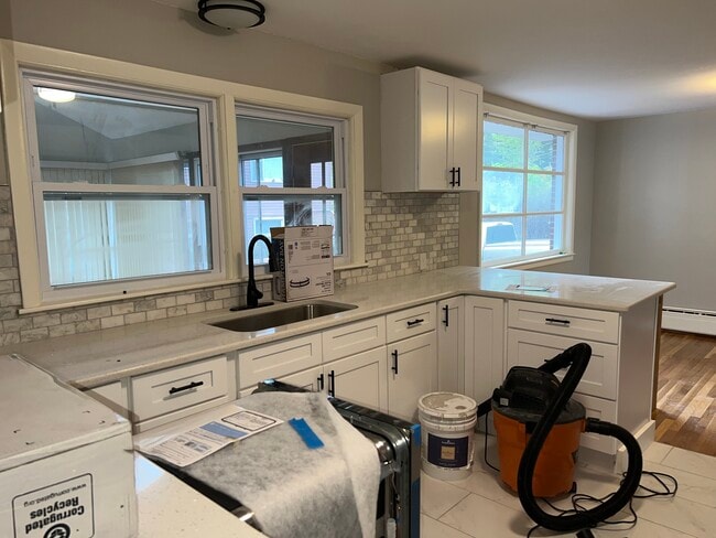 Building Photo - 8 Rosemont Rd