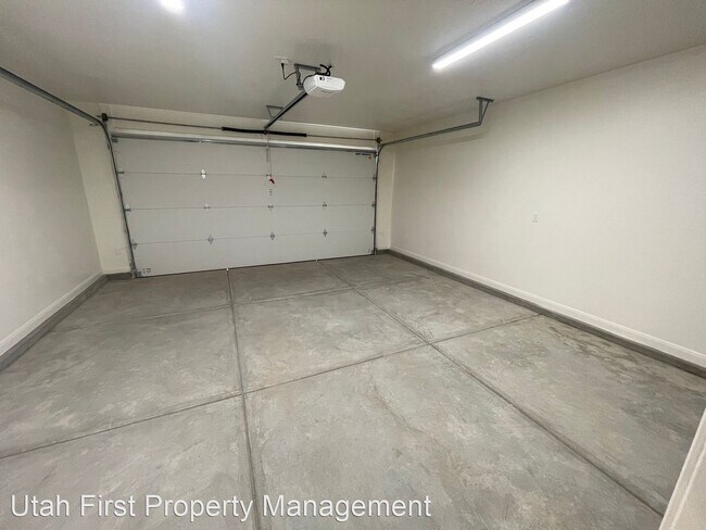 Foto del edificio - 4 br, 2.5 bath House - 1396 E White Hollow...