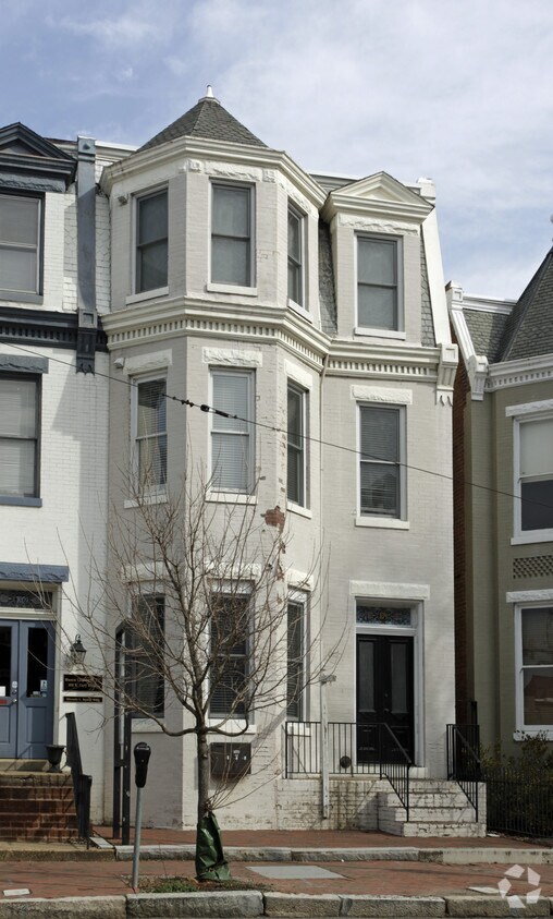 Building Photo - 104 E Cary St