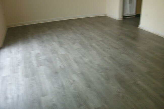 Foto del edificio - 108 Butternut Ct