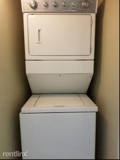 Building Photo - 2 br, 1 bath Apartment - 3248 W Walnut St 1