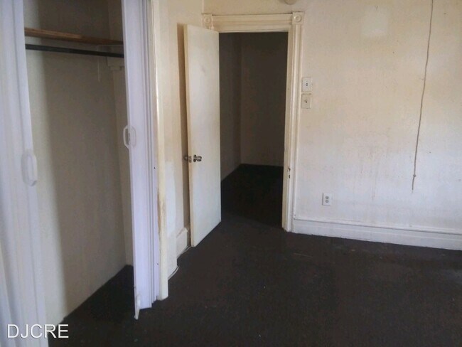 Foto del edificio - 6037 Pine St
