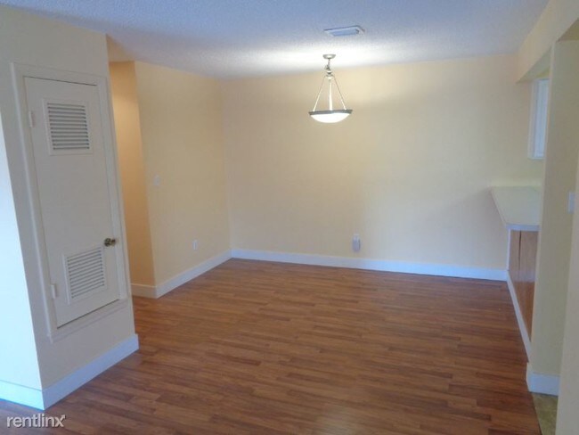 Building Photo - 2 br, 2 bath Apartment - 7205 S Gaylord St