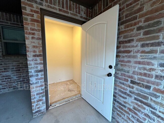 Foto del edificio - 304 Chalk Hill Ct