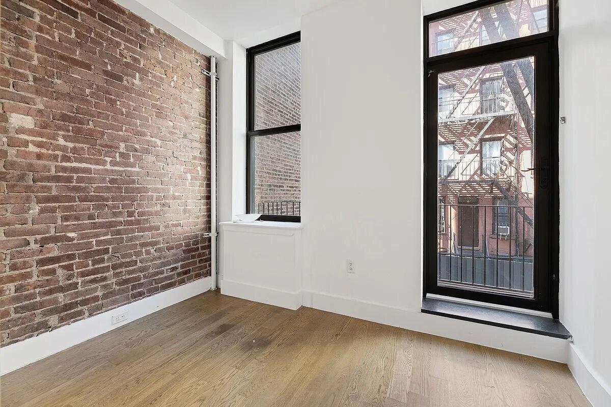 Primary Photo - 99 Allen Street