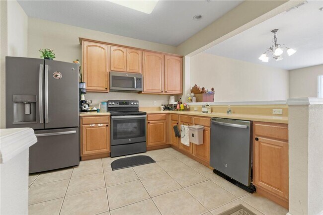Building Photo - OWNER IS MOTIVATED!!  Area 3 bed 2 1/2 bat...