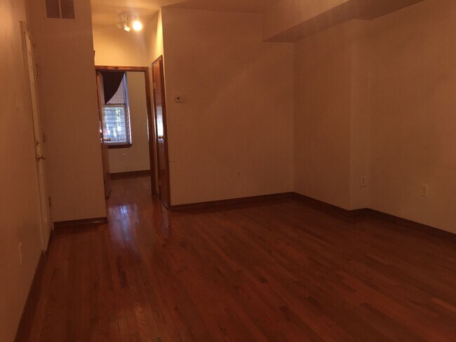 Foto del edificio - 1003 S 3rd St