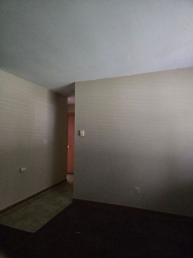 Building Photo - SPRINGBANK APARTMENTS II