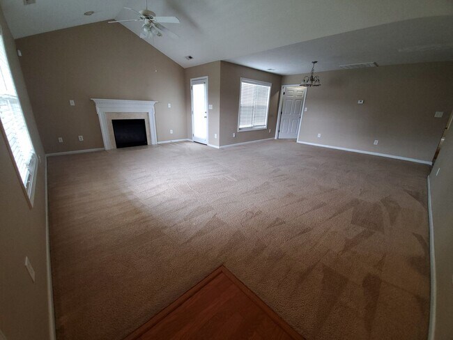 Foto del edificio - 227 Fairfield Cir