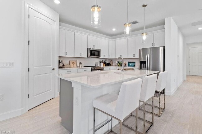 Building Photo - 5939 Gala Dr