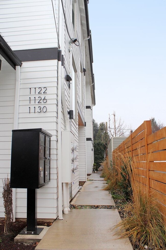 Building Photo - 1126 SE Tenino St